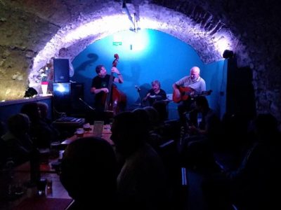 Jam session v music baru M4 na Melé straně